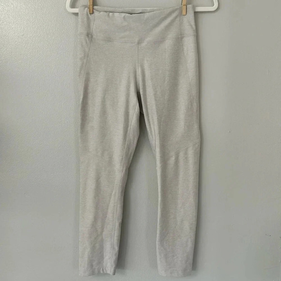 Outdoor Voices 3/4 Warm Up Leggings - Picture 2 of 8